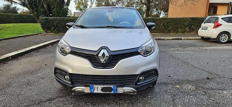 Usata Renault Captur 90 CV (66 kW) 2016 Argento SUV