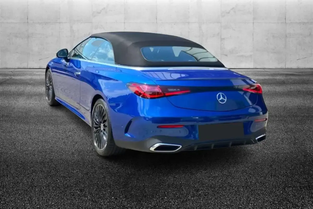 Usata Mercedes CLE300 AMG Line Premium 258 CV (189 kW) 2025 Blu/azzurro Cabrio