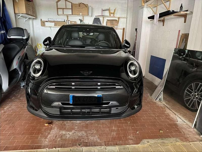 Usata 2023 Mini Cooper Due volumi | 25.500 € (Cara) - Immagine 1/4