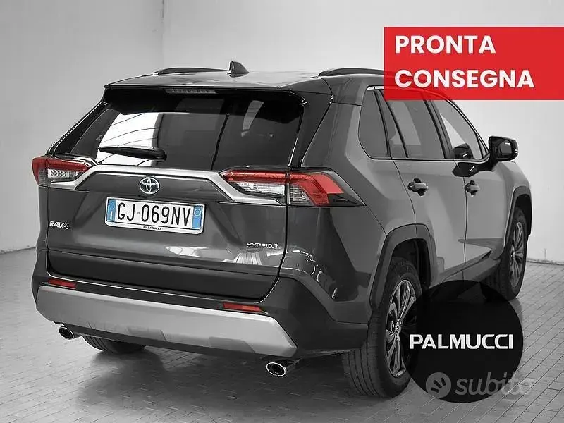 Usata Toyota RAV4 Hybrid Active 218 CV (160 kW) 2022 Grigio SUV