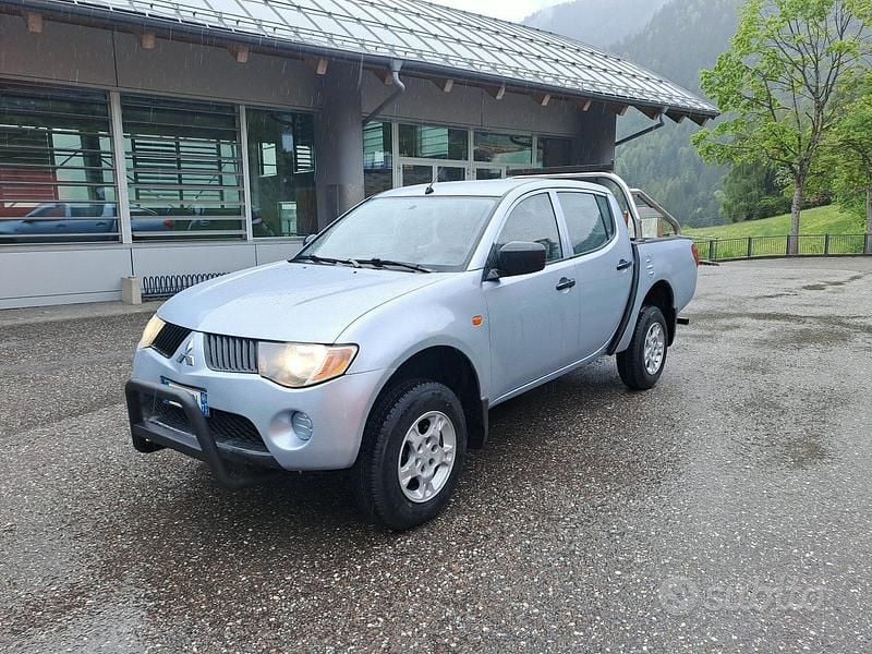 Usata Mitsubishi L200 2007 Grigio Pick-up