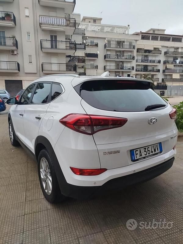 Usata Hyundai Tucson Xpossible 115 CV (84 kW) 2016 Bianco SUV