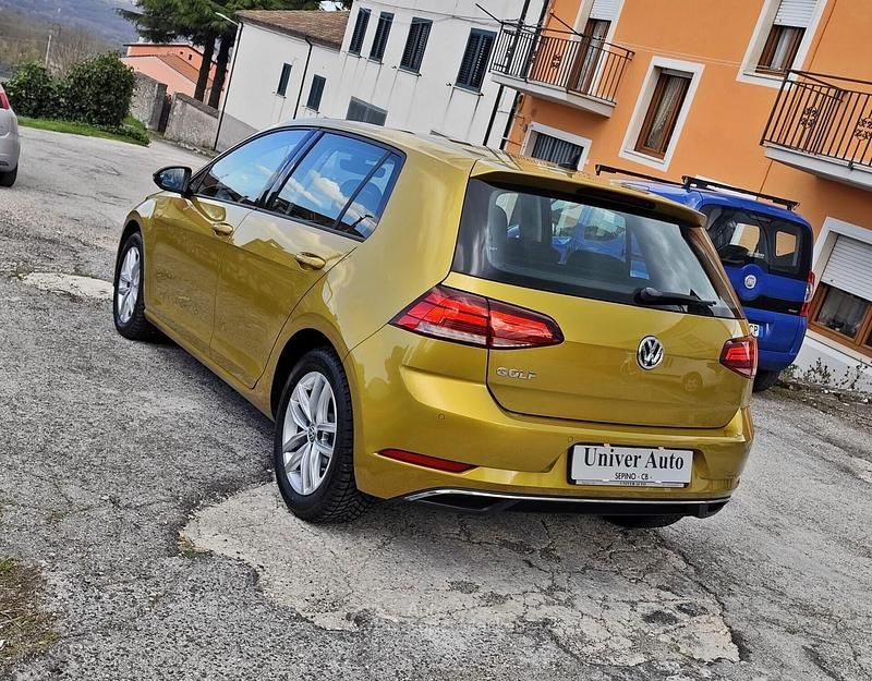 Usata VW Golf VII Business 116 CV (85 kW) 2018 Oro Berlina
