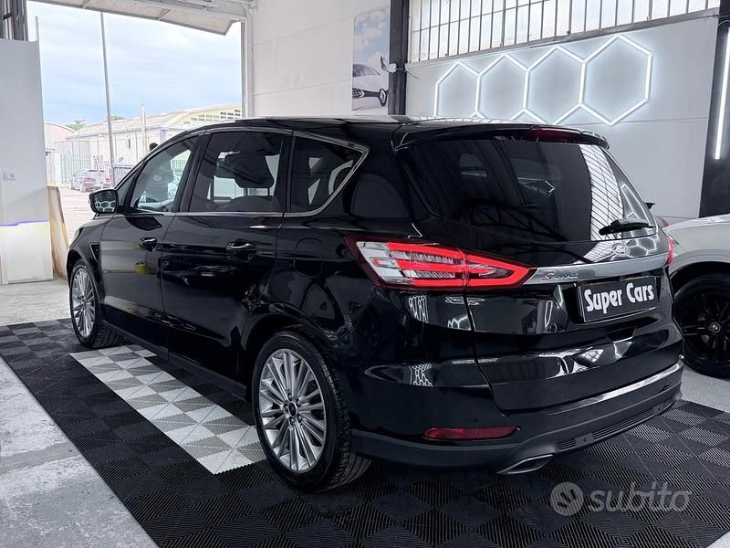 Usata Ford S-MAX Vignale 150 CV (110 kW) 2016 Nero Monovolume