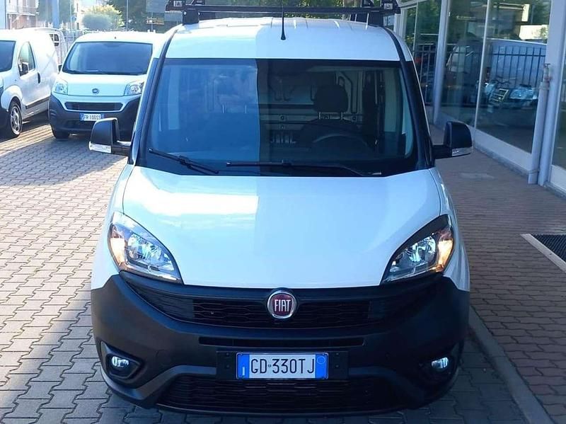 Usata Fiat Doblò Lounge 105 CV (77 kW) 2020 Bianco Monovolume