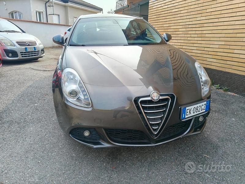 Usata Alfa Romeo Giulietta Distinctive 120 CV (88 kW) 2012 Grigio Utilitaria