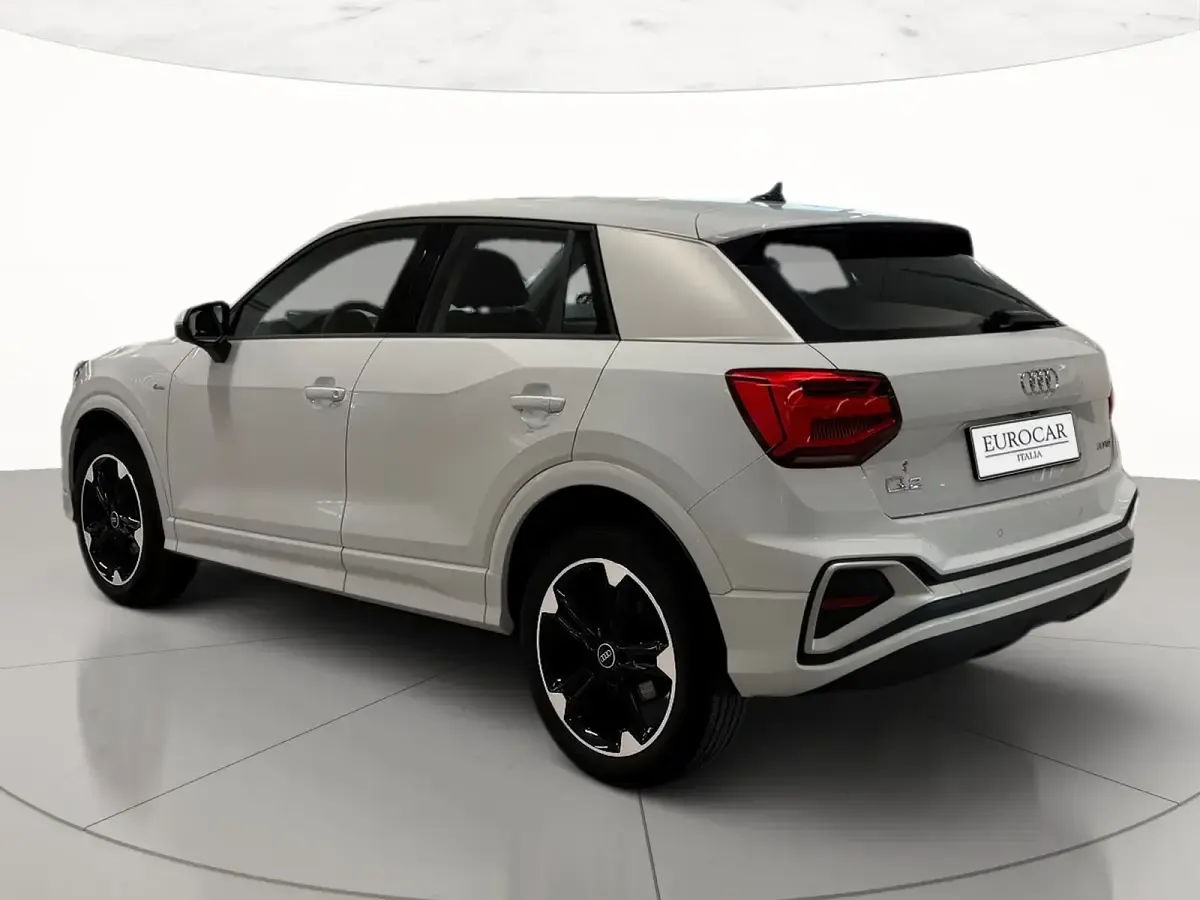 Usata Audi Q2 S-Line 116 CV (85 kW) 2025 2y bianco ghiacciaio metallizzato SUV