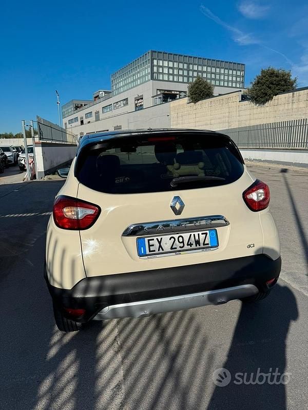 Usata 2015 Renault Captur SUV | 11.500 € (Cara) - Immagine 1/4
