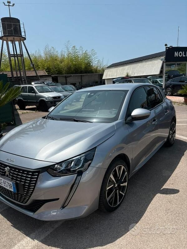 Usata Peugeot 208 82 CV (60 kW) 2021 Grigio Utilitaria