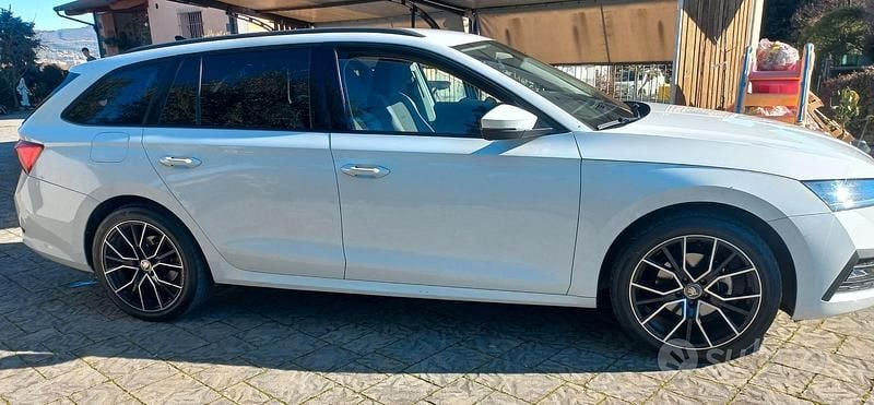 Usata Skoda Octavia 130 CV (95 kW) 2021 Bianco Station wagon