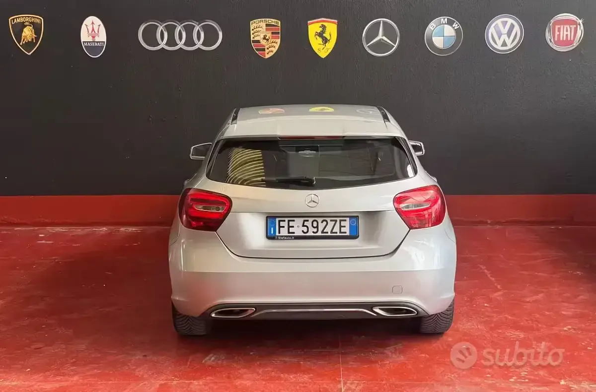 Usata Mercedes A160 Premium 90 CV (66 kW) 2016 Grigio Utilitaria