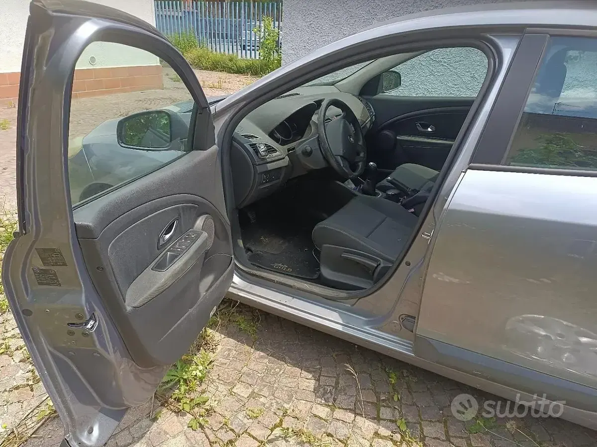 Usata Renault Mégane 90 CV (66 kW) 2009 Grigio Berlina