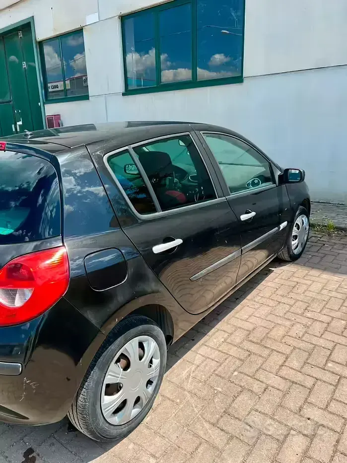 Usata Renault Clio II 58 CV (42 kW) 2007 Nero Berlina