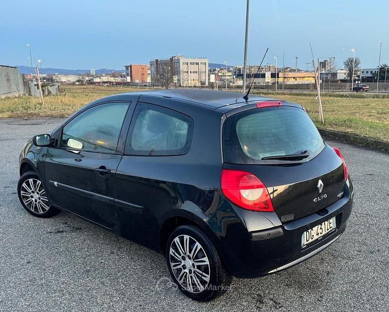 Usata Renault Clio II 75 CV (55 kW) 2008 Nero Berlina