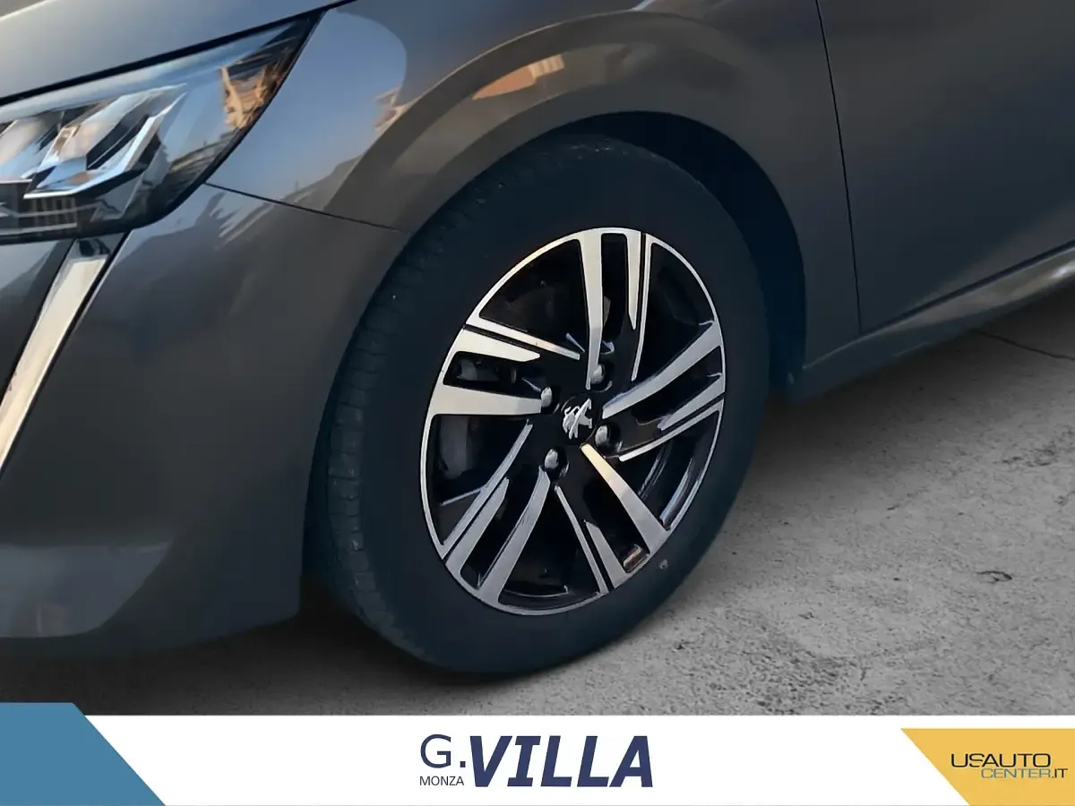 Usata Peugeot 208 Allure 100 CV (73 kW) 2021 Utilitaria