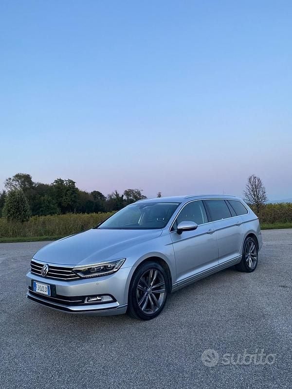 Usata VW Passat Highline 190 CV (139 kW) 2017 Grigio Station wagon
