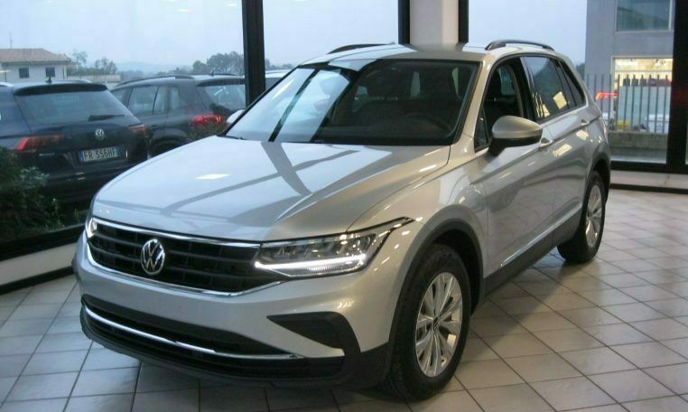 Usata VW Tiguan Life 150 CV (110 kW) 2021 Argento SUV