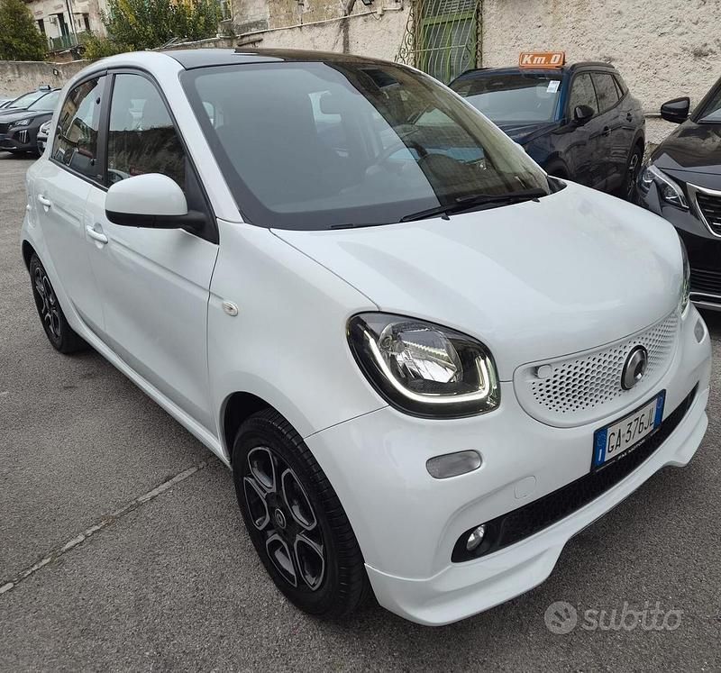 Usata Smart ForFour Passion 71 CV (52 kW) 2015 Bianco Utilitaria