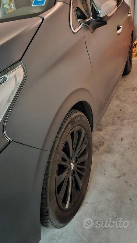 Usata Peugeot 208 Allure 82 CV (60 kW) 2016 Utilitaria