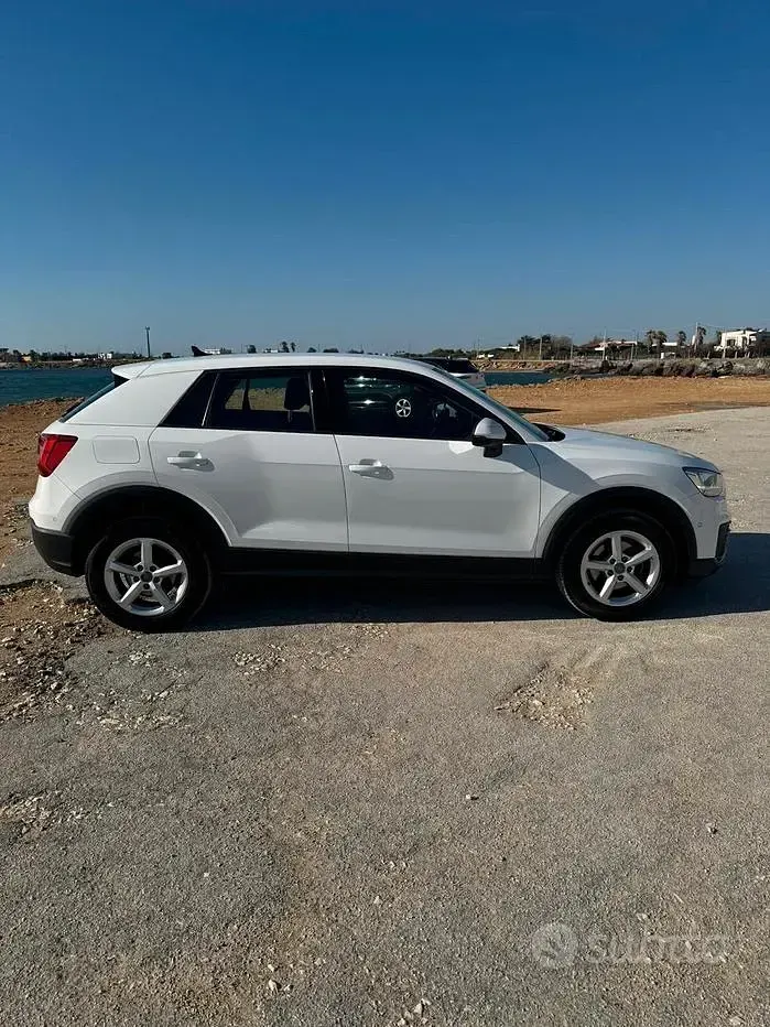 Usata Audi Q2 Business 116 CV (85 kW) 2020 Bianco SUV