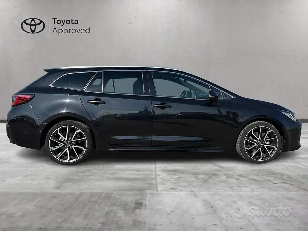 Usata Toyota Corolla Lounge 184 CV (135 kW) 2020 Nero Station wagon