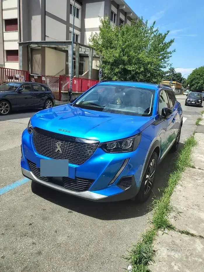 Usata Peugeot 2008 101 CV (74 kW) 2022 Bluazzurro SUV