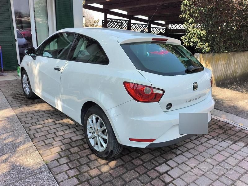 Usata Seat Ibiza 81 CV (59 kW) 2013 Bianco Utilitaria