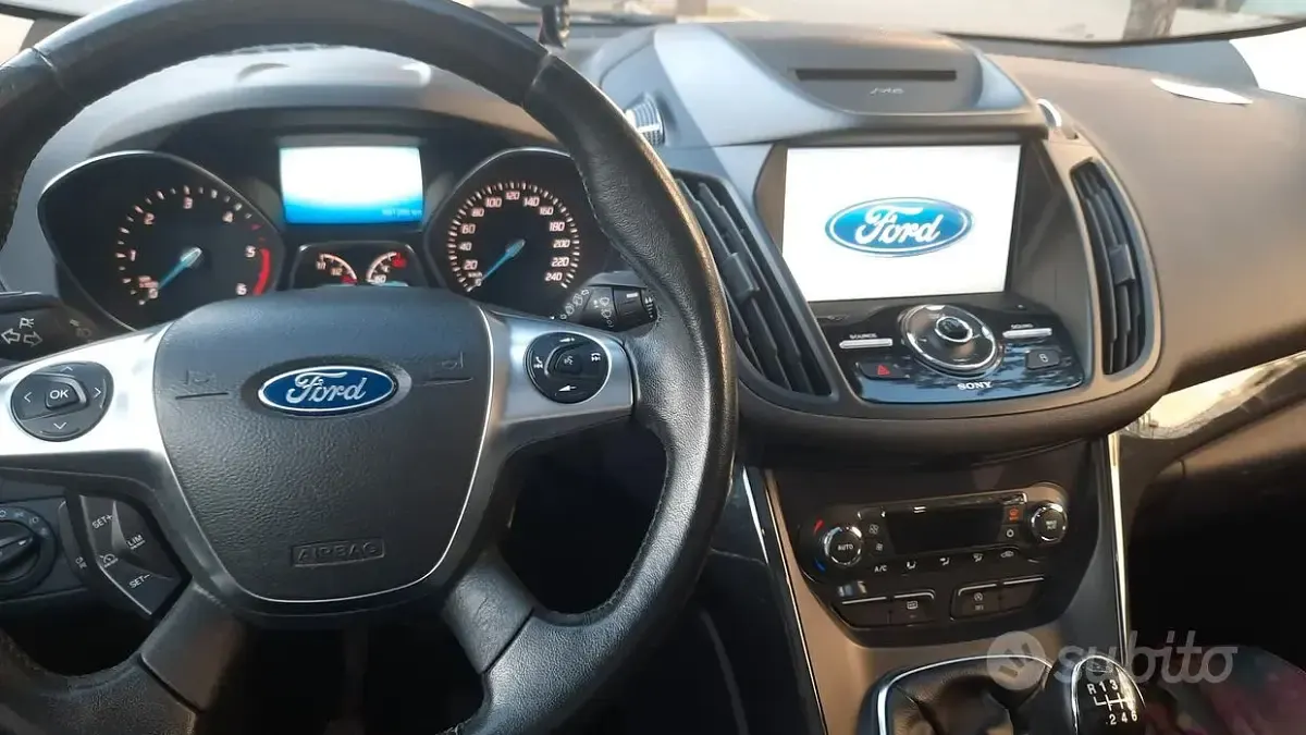 Usata Ford Kuga 120 CV (88 kW) 2016 Bianco SUV