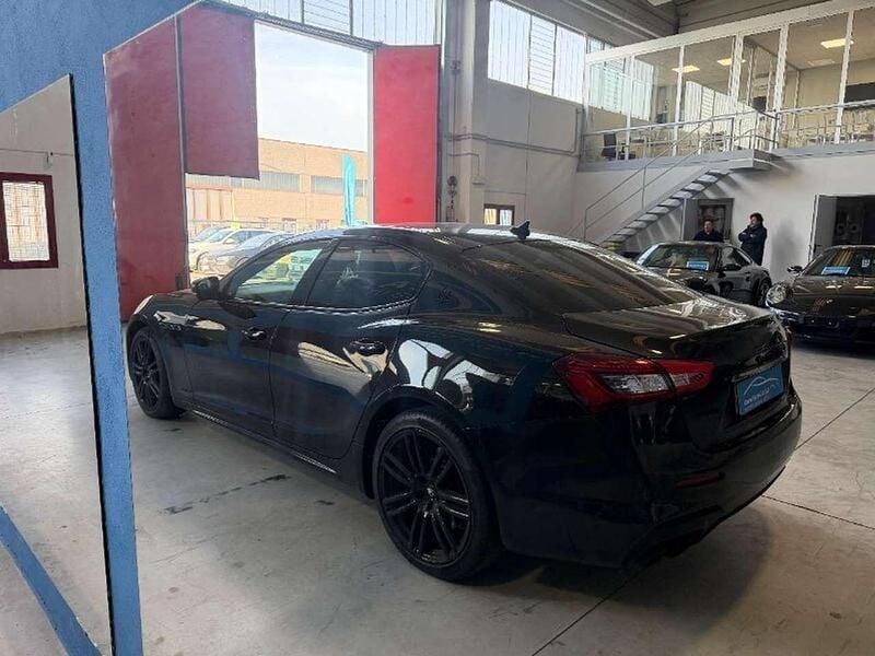 Usata Maserati Ghibli 275 CV (202 kW) 2019 Nero Berlina