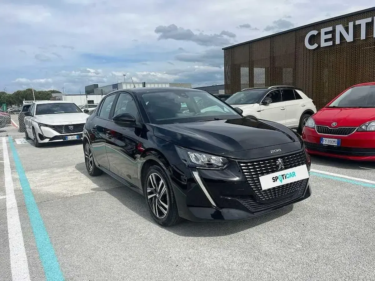 Usata Peugeot 208 Active 75 CV (55 kW) 2023 Nero Utilitaria