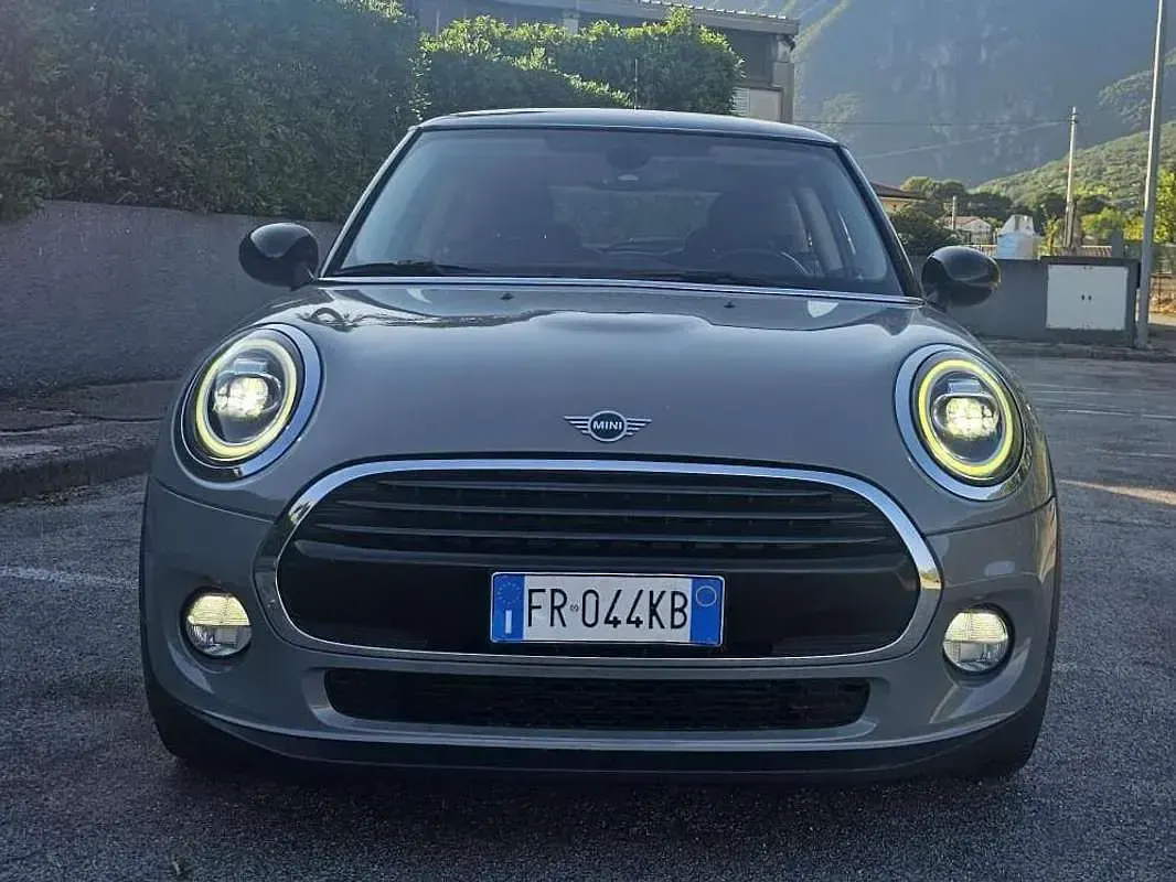 Usata Mini Cooper D 116 CV (85 kW) 2018 Grigio Utilitaria