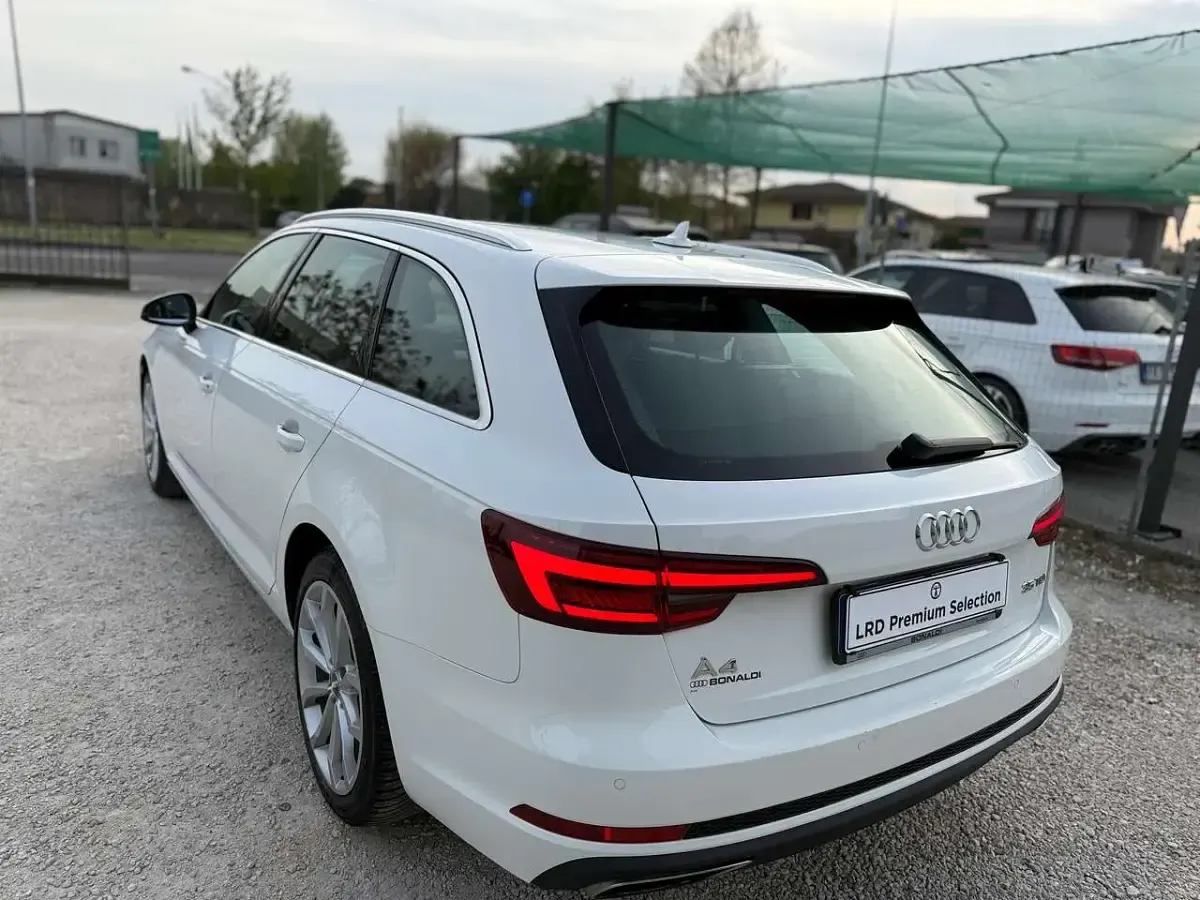 Usata Audi A4 Business 150 CV (110 kW) 2019 Bianco Station wagon