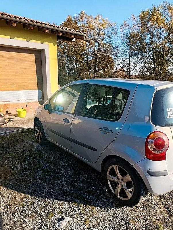 Grigio Usata 2005 Renault Modus Authentique Monovolume | 1400 € (Ottimo prezzo) - Immagine 1/4