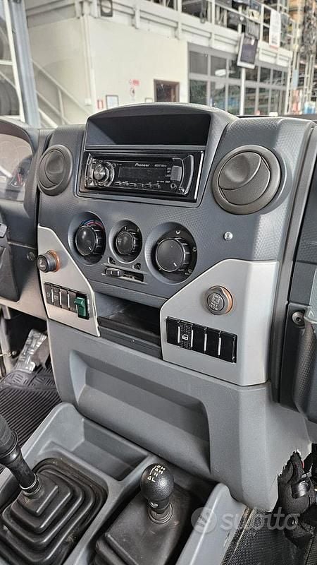 Usata Iveco Massif 177 CV (130 kW) 2009 Grigio Station wagon