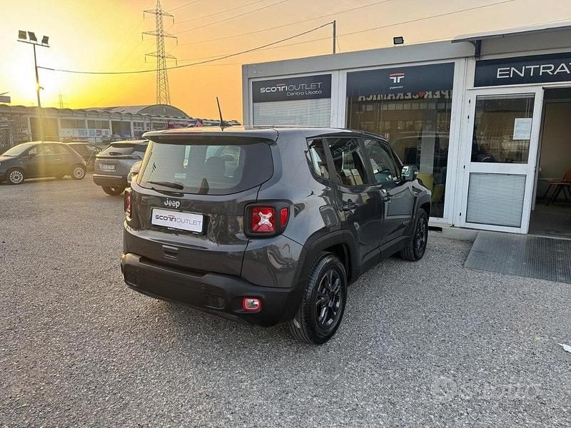 Usata Jeep Renegade Longitude 131 CV (96 kW) 2022 Grigio artic SUV