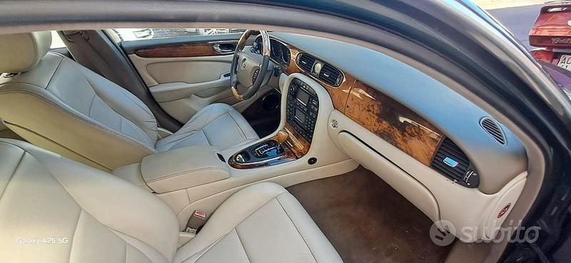 Usata Jaguar XJ8 2005 Verde Berlina