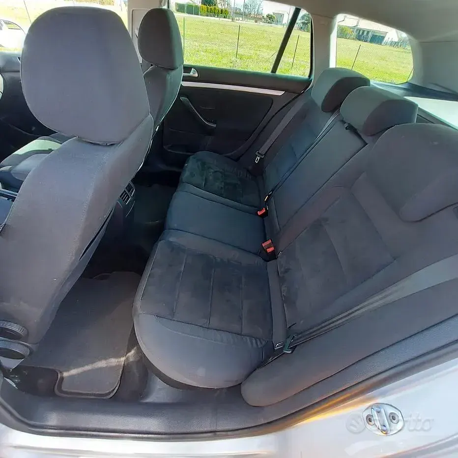 Usata VW Golf VI 105 CV (77 kW) 2010 Utilitaria