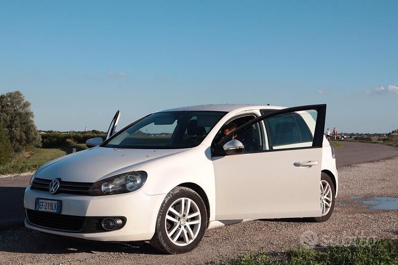 Usata VW Golf VI 140 CV (102 kW) 2010 Bianco Utilitaria
