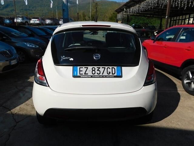 Usata Lancia Ypsilon S 95 CV (69 kW) 2015 Bianco Utilitaria