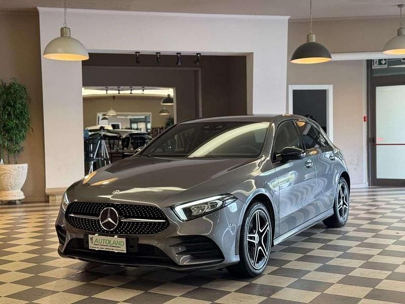 Usata Mercedes A250 Premium 224 CV (164 kW) 2021 Grigio metallizzato Berlina