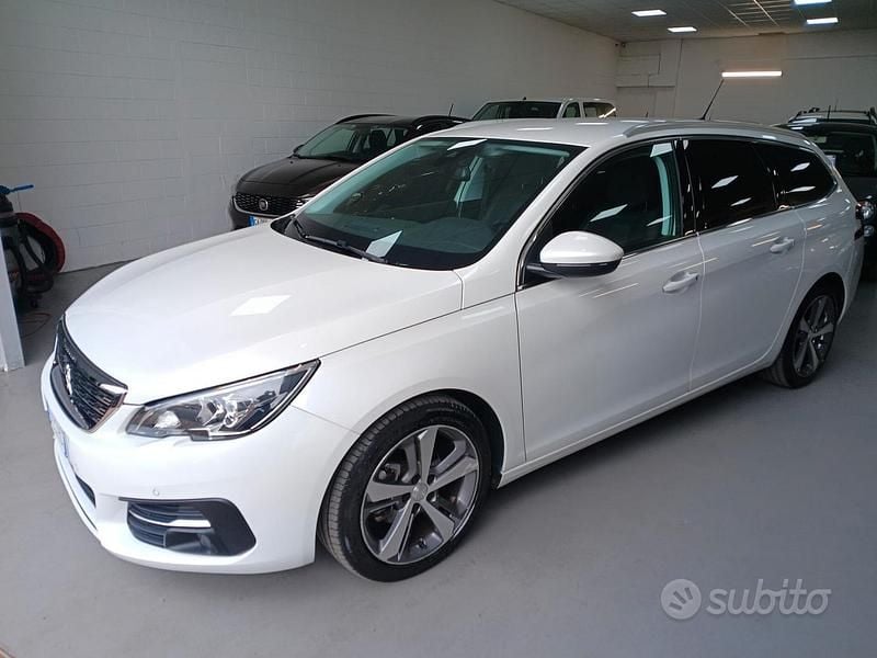Usata Peugeot 308 Active 130 CV (95 kW) 2018 Bianco Station wagon