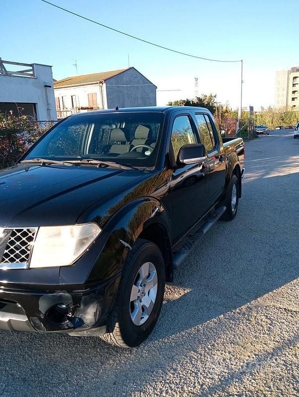 Usata Nissan Navara XE 171 CV (125 kW) 2009 Nero Pick-up