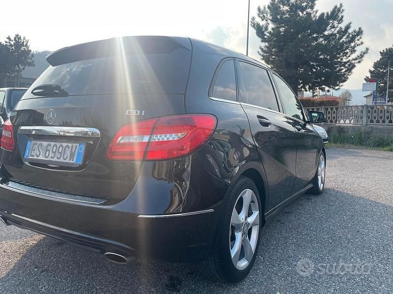 Usata Mercedes B180 Premium 109 CV (80 kW) 2013 Nero Monovolume