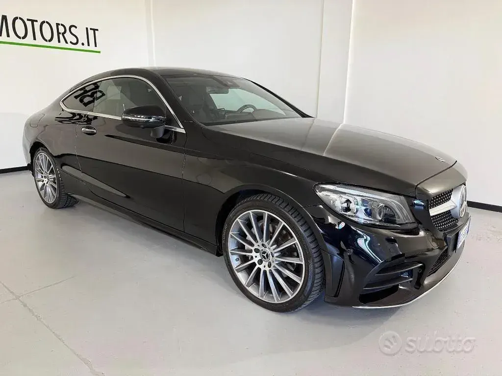 Usata Mercedes C220 AMG line 194 CV (142 kW) 2022 Nero Coupé