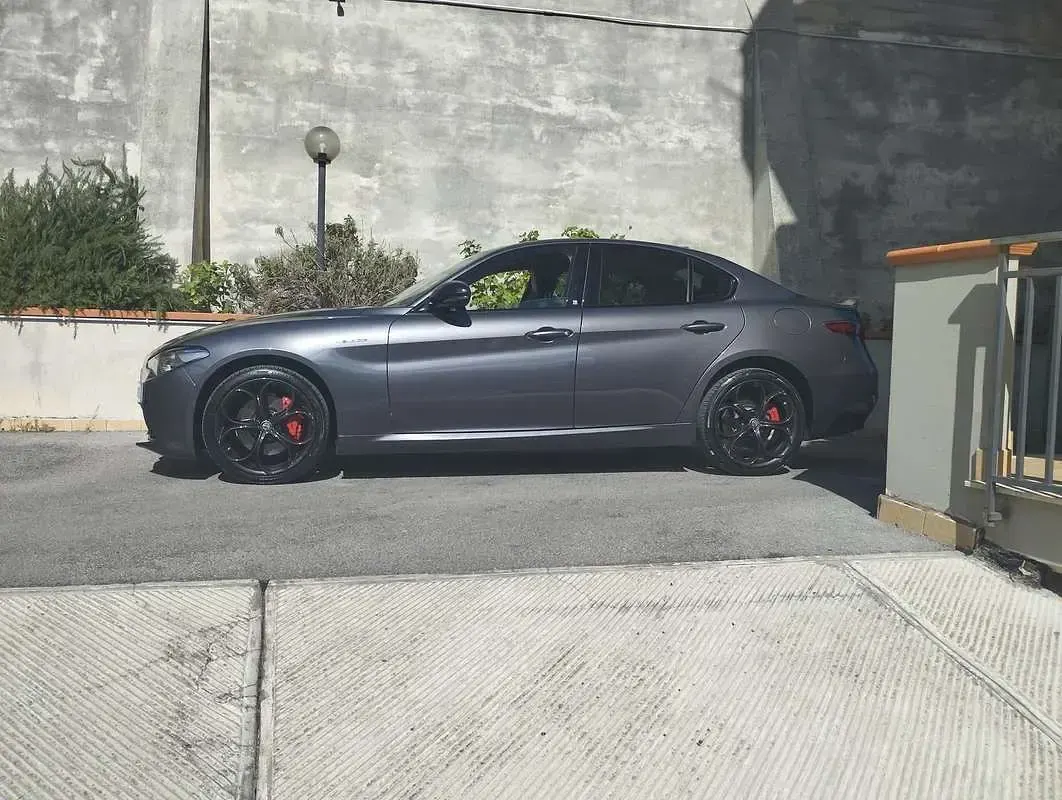 Usata Alfa Romeo Giulia Veloce 211 CV (155 kW) 2018 Grigio Berlina