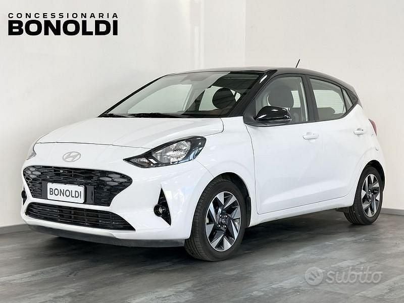Usata Hyundai i10 67 CV (49 kW) 2023 Bianco Utilitaria