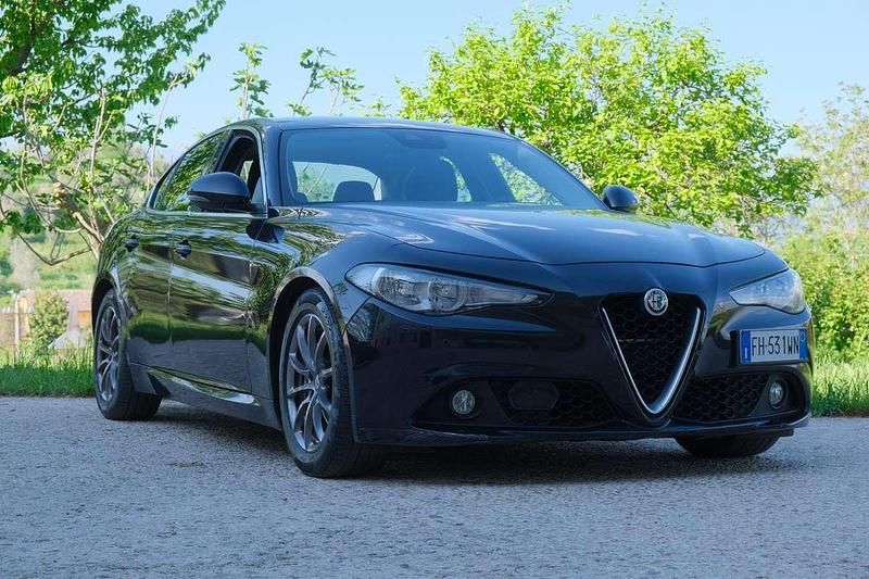 Usata Alfa Romeo Giulia 150 CV (110 kW) 2017 Nero Berlina