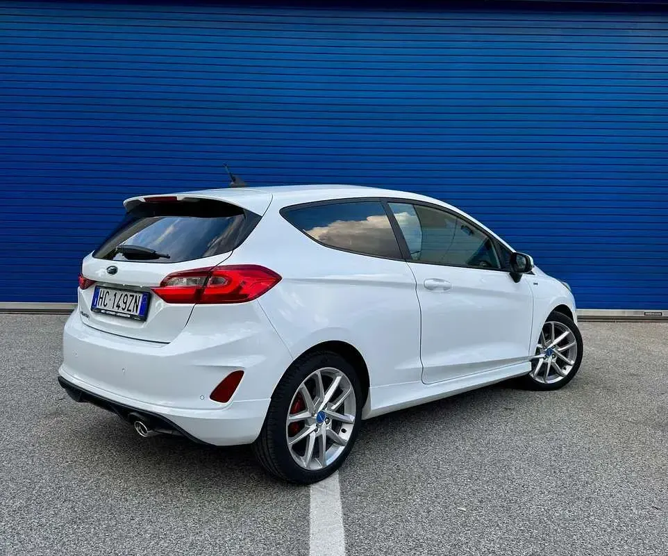 Usata Ford Fiesta ST-Line 140 CV (102 kW) 2019 Bianco Utilitaria