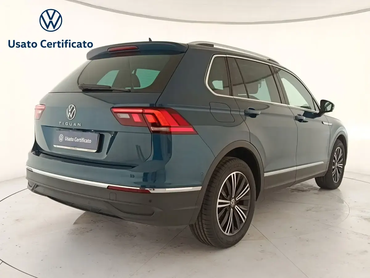 Usata VW Tiguan Life 150 CV (110 kW) 2023 Verde SUV