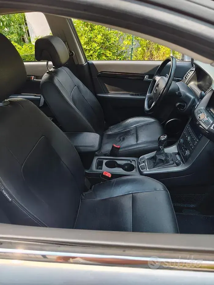 Usata Chevrolet Captiva 184 CV (135 kW) 2011 Grigio SUV